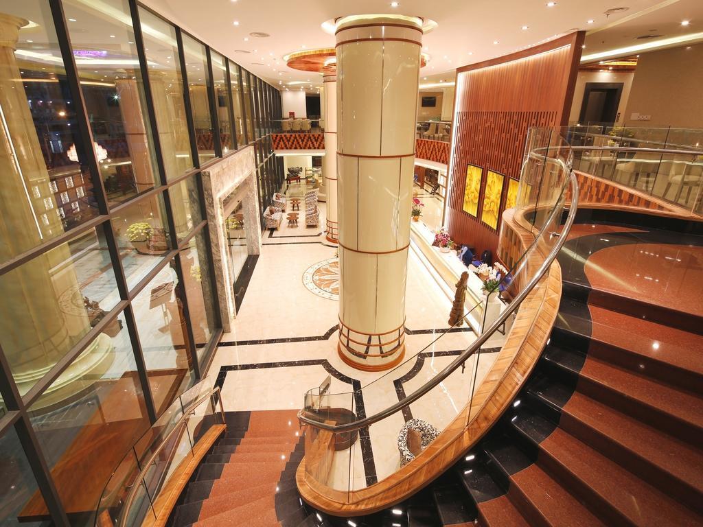 Bavico International Hotel На Транг Екстериор снимка