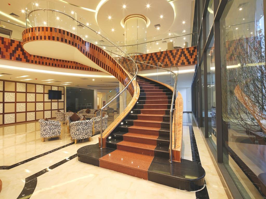 Bavico International Hotel На Транг Екстериор снимка