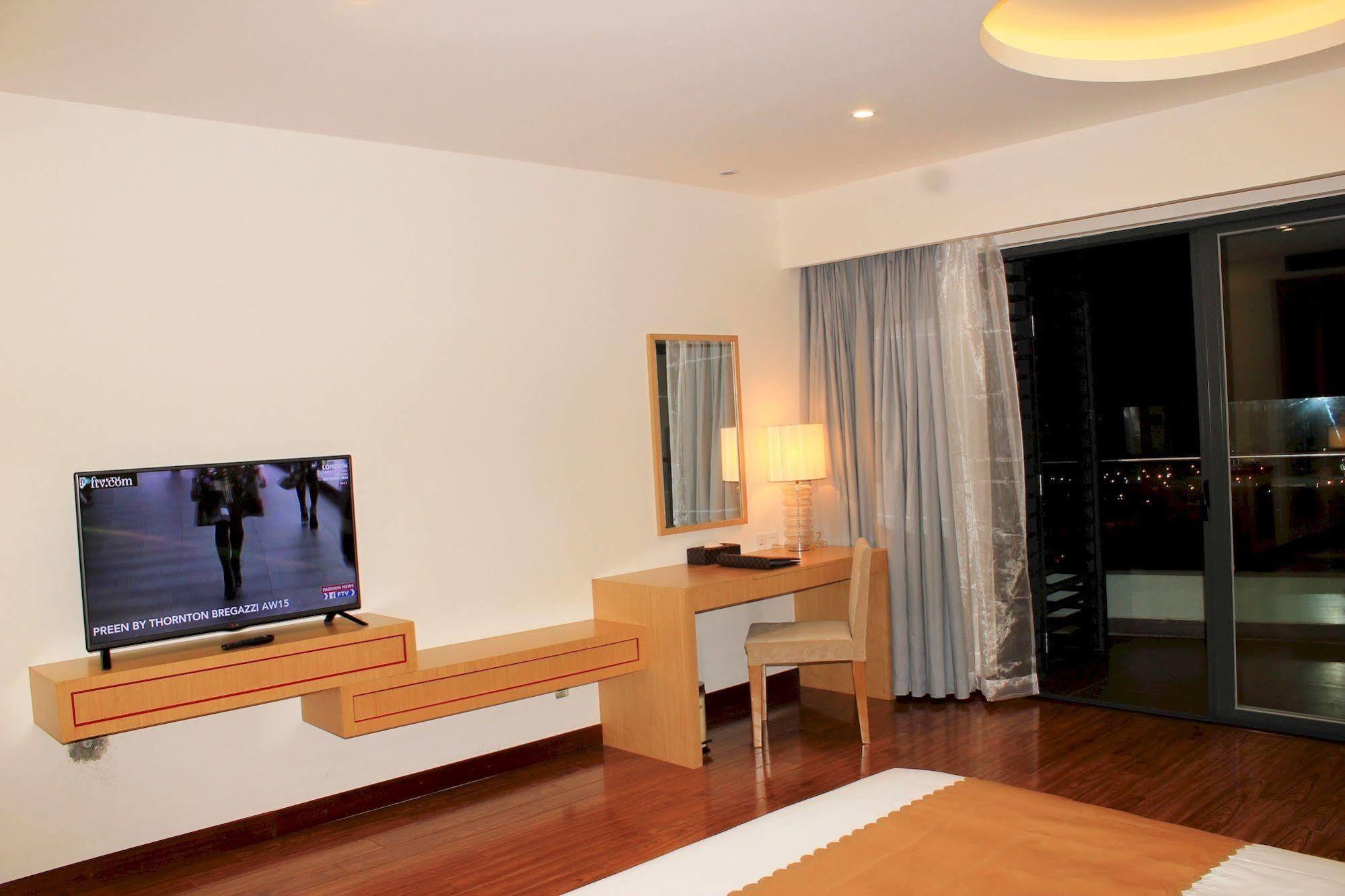 Bavico International Hotel На Транг Екстериор снимка