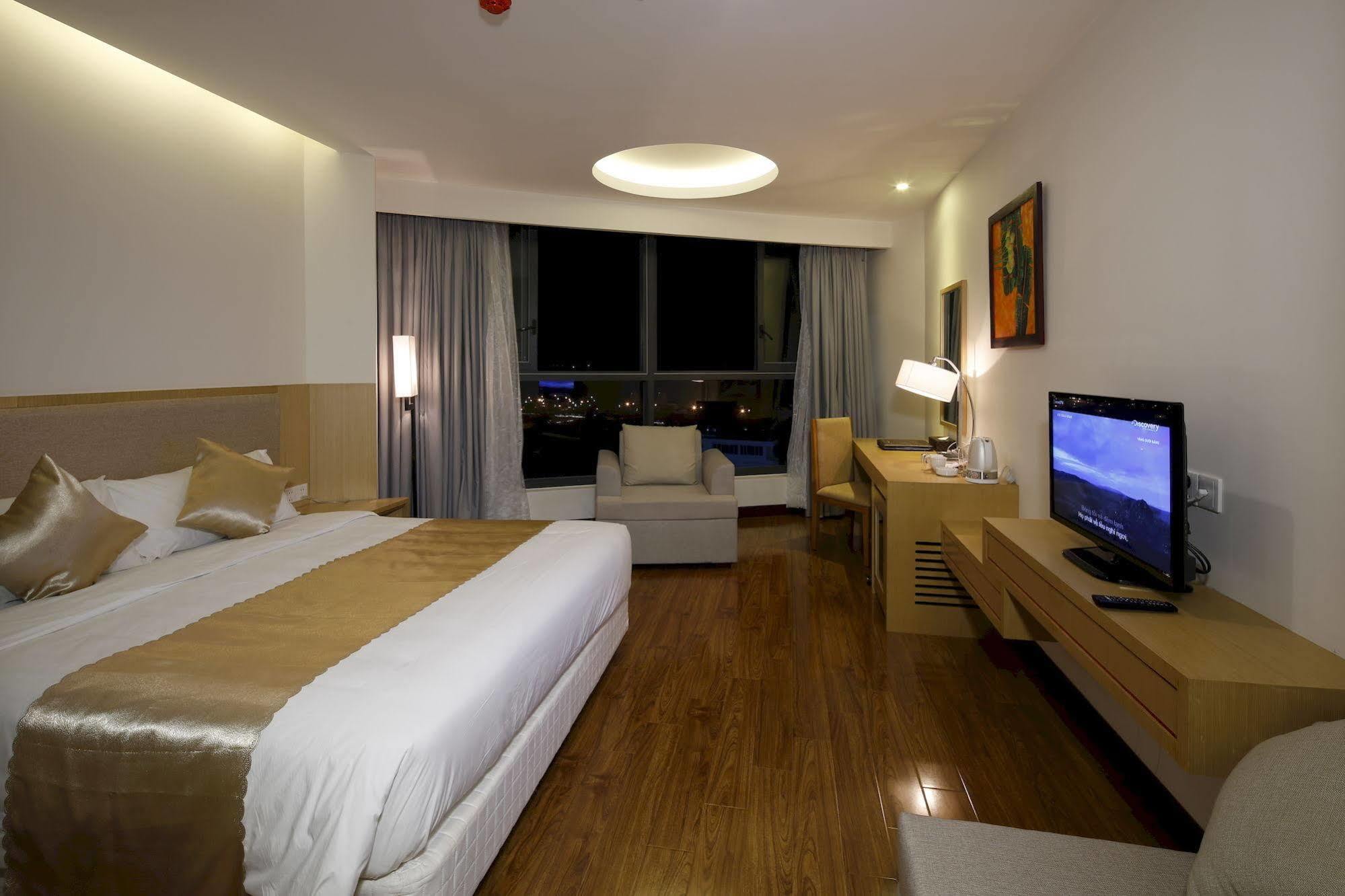 Bavico International Hotel На Транг Екстериор снимка
